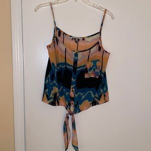 Tropical tank with buttons and tie